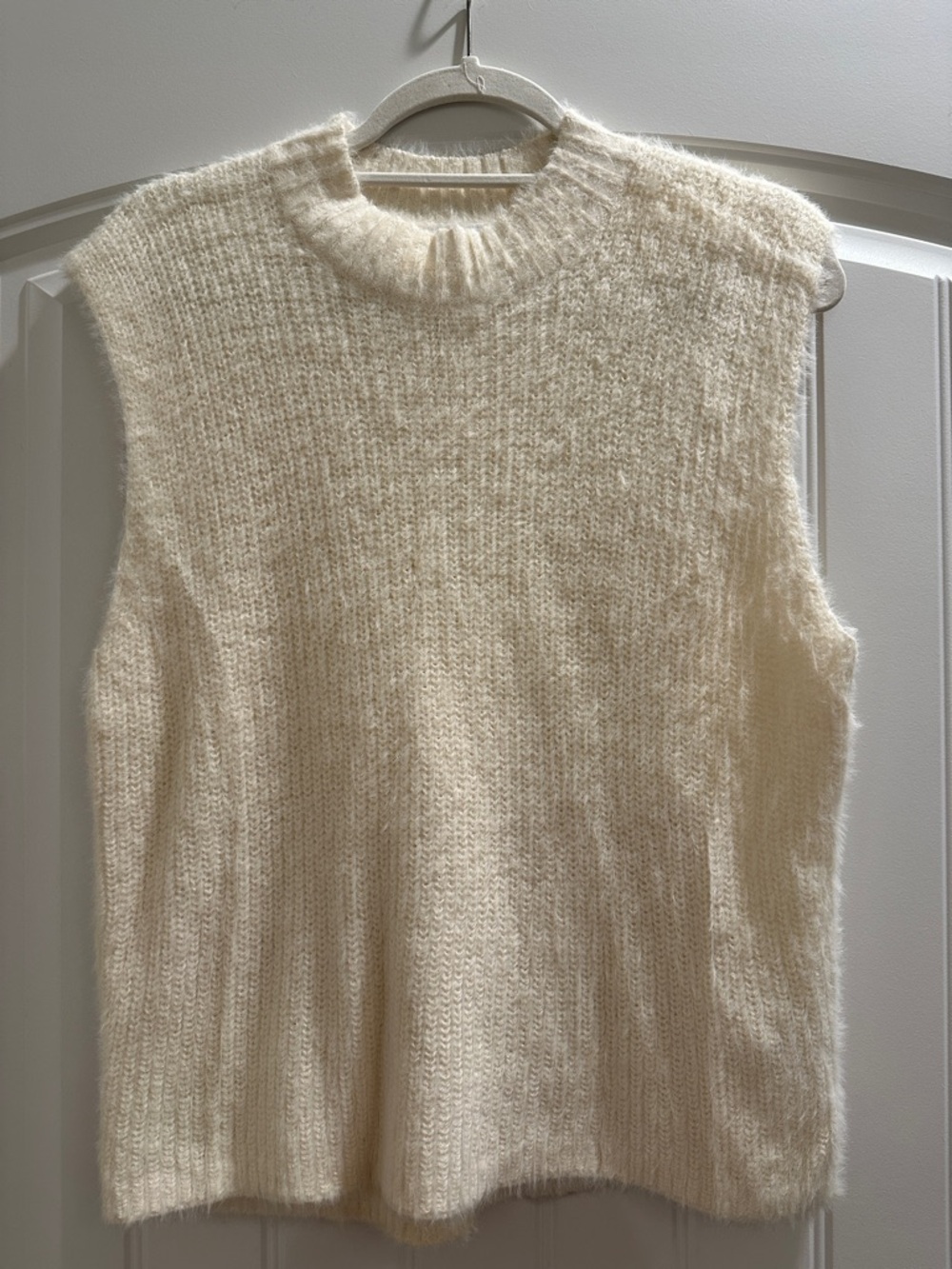 Old Navy Cream Sleeveless Crewneck Sweater Vest